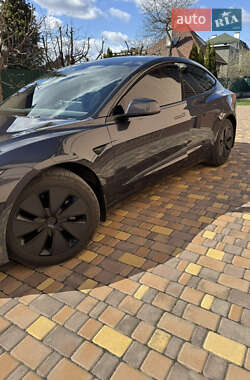 Седан Tesla Model 3 2024 в 