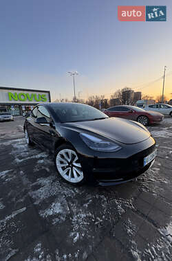 Седан Tesla Model 3 2022 в 
