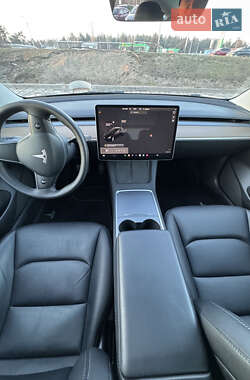 Седан Tesla Model 3 2022 в 