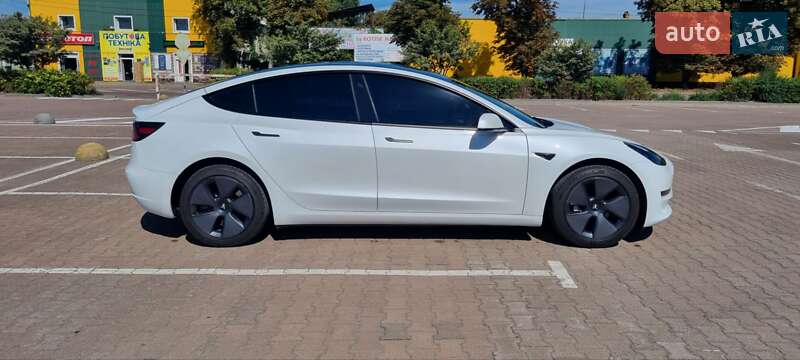 Седан Tesla Model 3 2023 в Житомирі