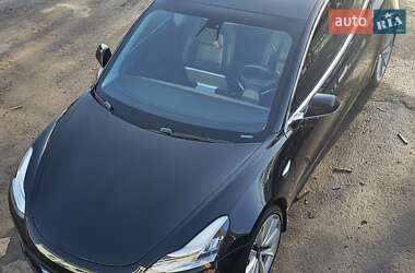 Седан Tesla Model 3 2019 в Ровно
