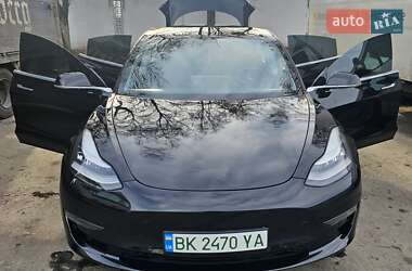 Седан Tesla Model 3 2019 в Ровно