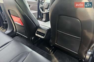 Седан Tesla Model 3 2019 в Ровно