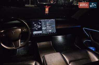 Седан Tesla Model 3 2019 в Ровно