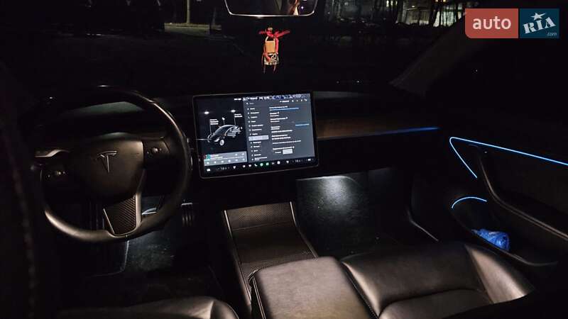 Седан Tesla Model 3 2019 в Рівному