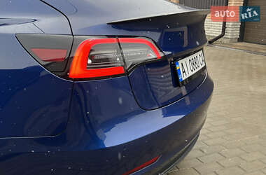 Седан Tesla Model 3 2021 в 