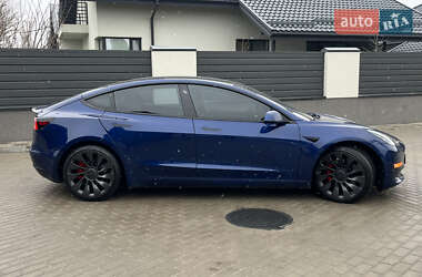 Седан Tesla Model 3 2021 в 