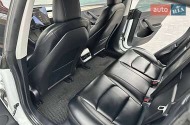 Седан Tesla Model 3 2021 в 