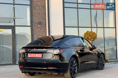 Седан Tesla Model 3 2019 в 