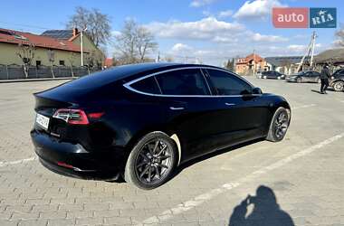 Седан Tesla Model 3 2020 в 