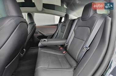 Седан Tesla Model 3 2024 в 
