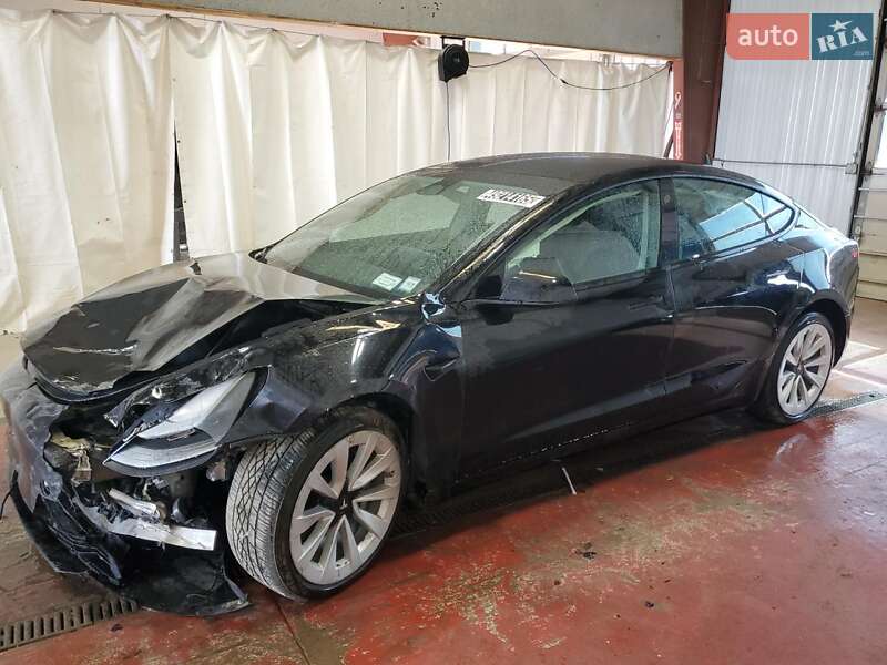 Седан Tesla Model 3 2022 в Черкассах