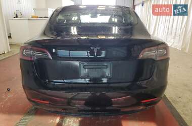 Седан Tesla Model 3 2022 в 