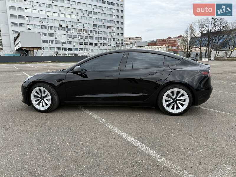Седан Tesla Model 3 2022 в Киеве