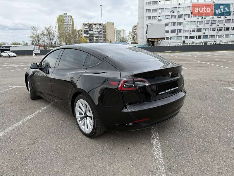 Седан Tesla Model 3 2022 в Киеве