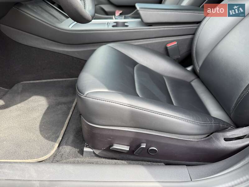 Седан Tesla Model 3 2022 в Киеве