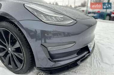 Седан Tesla Model 3 2019 в Ивано-Франковске
