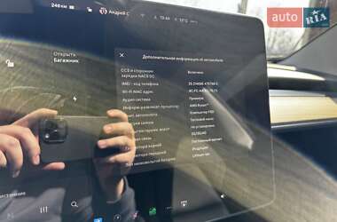 Седан Tesla Model 3 2022 в 