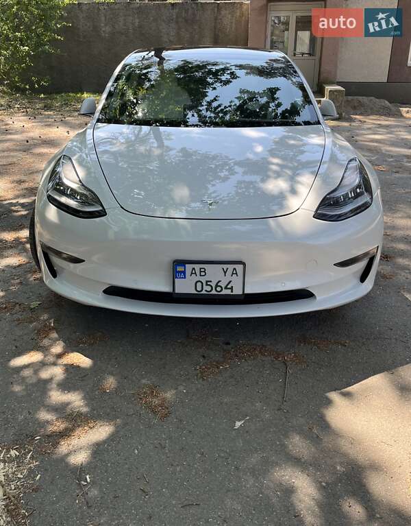 Седан Tesla Model 3 2020 в Виннице