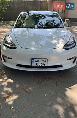 Седан Tesla Model 3 2020 в 