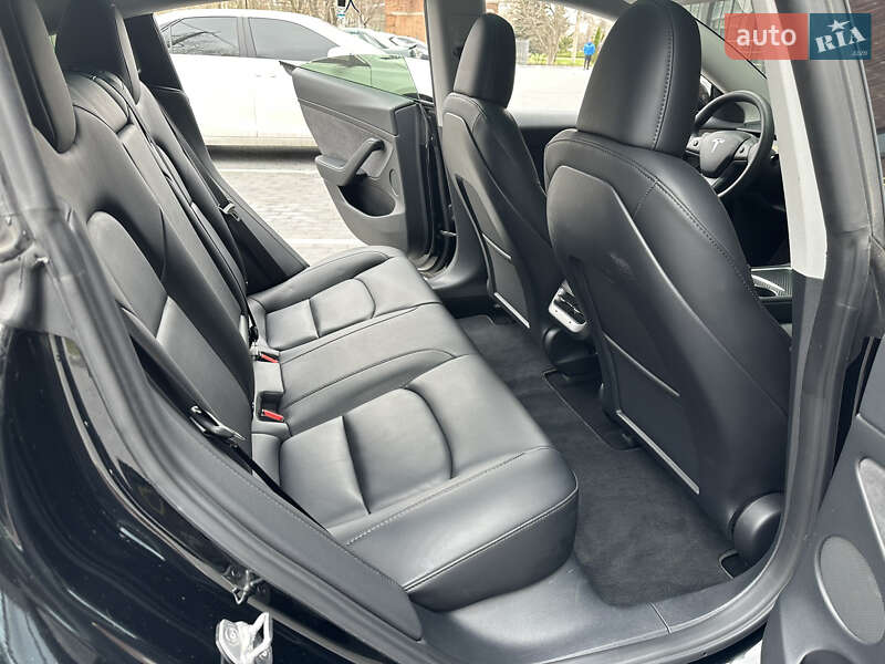 Седан Tesla Model 3 2023 в Полтаве