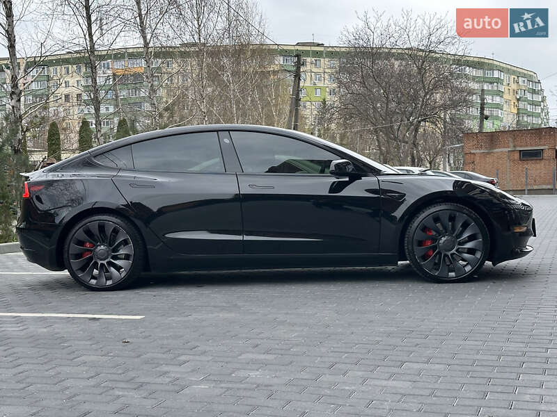 Седан Tesla Model 3 2023 в Полтаве