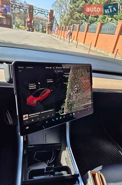 Седан Tesla Model 3 2019 в 