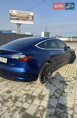Седан Tesla Model 3 2019 в 