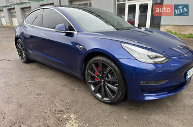 Седан Tesla Model 3 2019 в 
