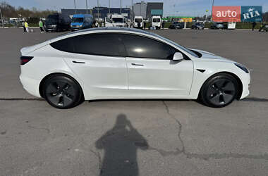 Седан Tesla Model 3 2021 в 