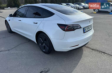 Седан Tesla Model 3 2021 в 
