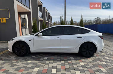 Седан Tesla Model 3 2024 в 