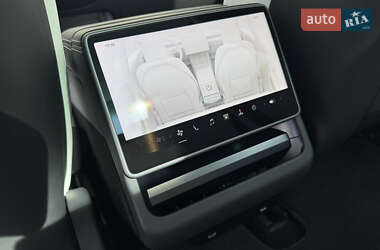 Седан Tesla Model 3 2024 в 