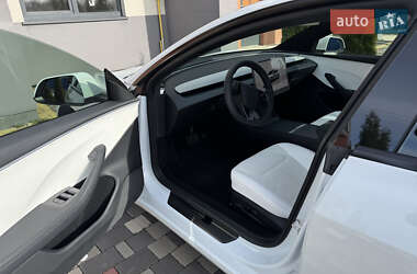 Седан Tesla Model 3 2024 в 