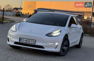 Седан Tesla Model 3 2019 в 