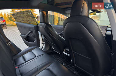 Седан Tesla Model 3 2019 в 