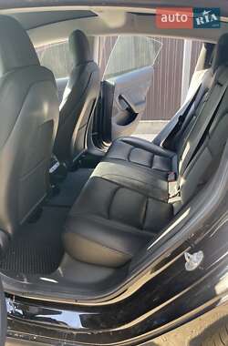 Седан Tesla Model 3 2019 в Киеве
