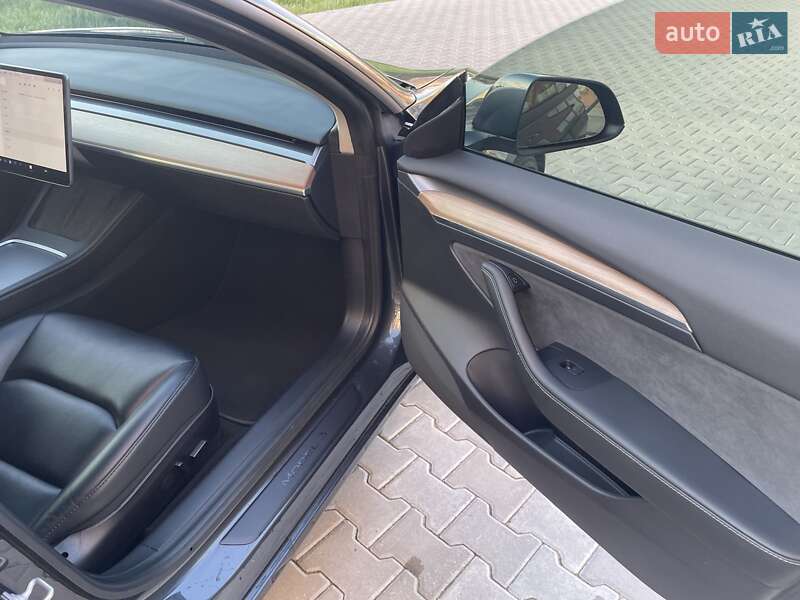 Седан Tesla Model 3 2021 в Одессе