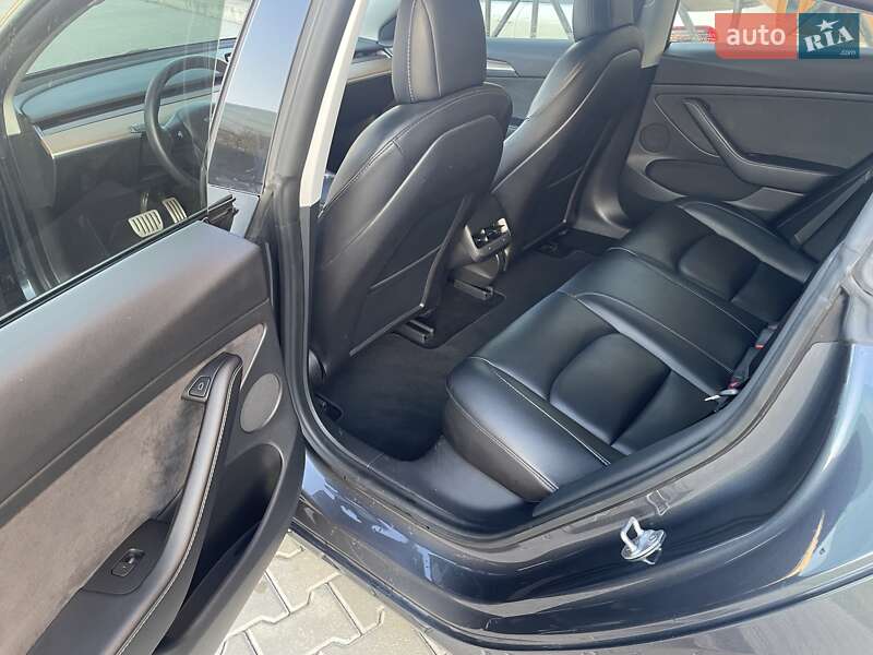 Седан Tesla Model 3 2021 в Одессе