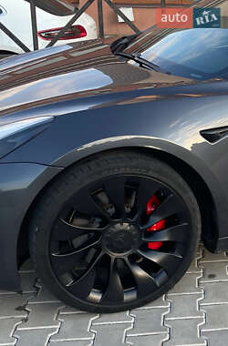 Седан Tesla Model 3 2021 в 