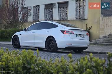 Седан Tesla Model 3 2018 в Ужгороді