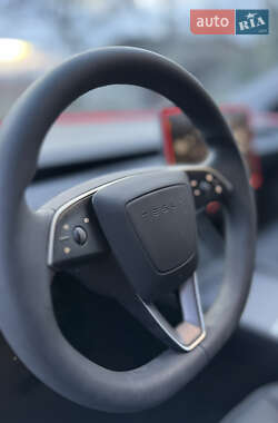 Седан Tesla Model 3 2024 в 