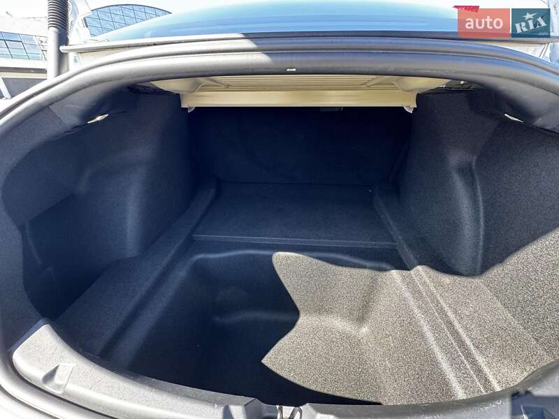 Седан Tesla Model 3 2022 в Києві