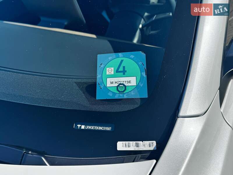 Седан Tesla Model 3 2022 в Києві