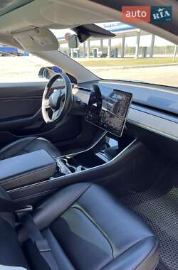 Седан Tesla Model 3 2019 в 