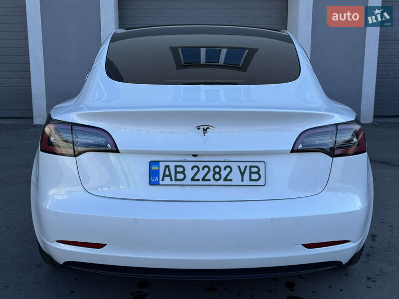 Седан Tesla Model 3 2022 в Виннице