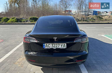 Седан Tesla Model 3 2019 в 