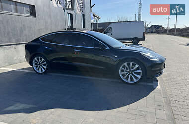 Седан Tesla Model 3 2019 в 