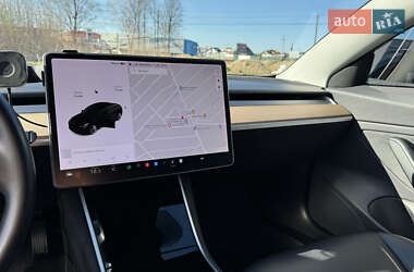Седан Tesla Model 3 2019 в 