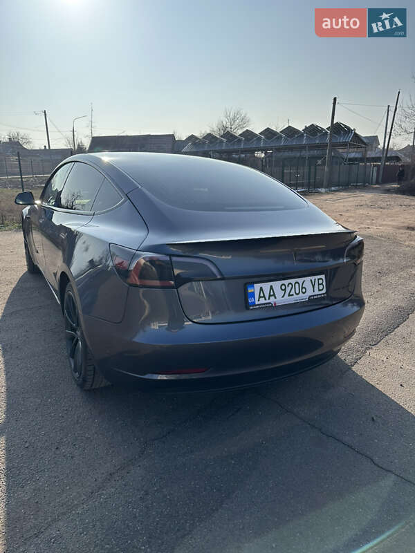 Седан Tesla Model 3 2020 в Кривом Роге